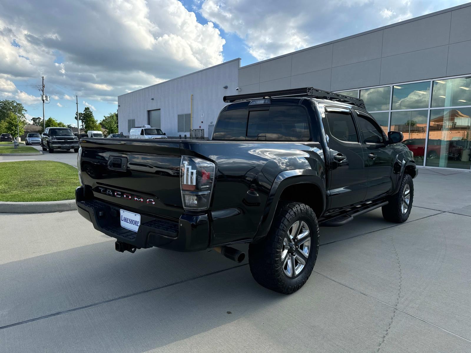 2017 Toyota Tacoma Limited Double Cab 5' Bed V6 4 photo