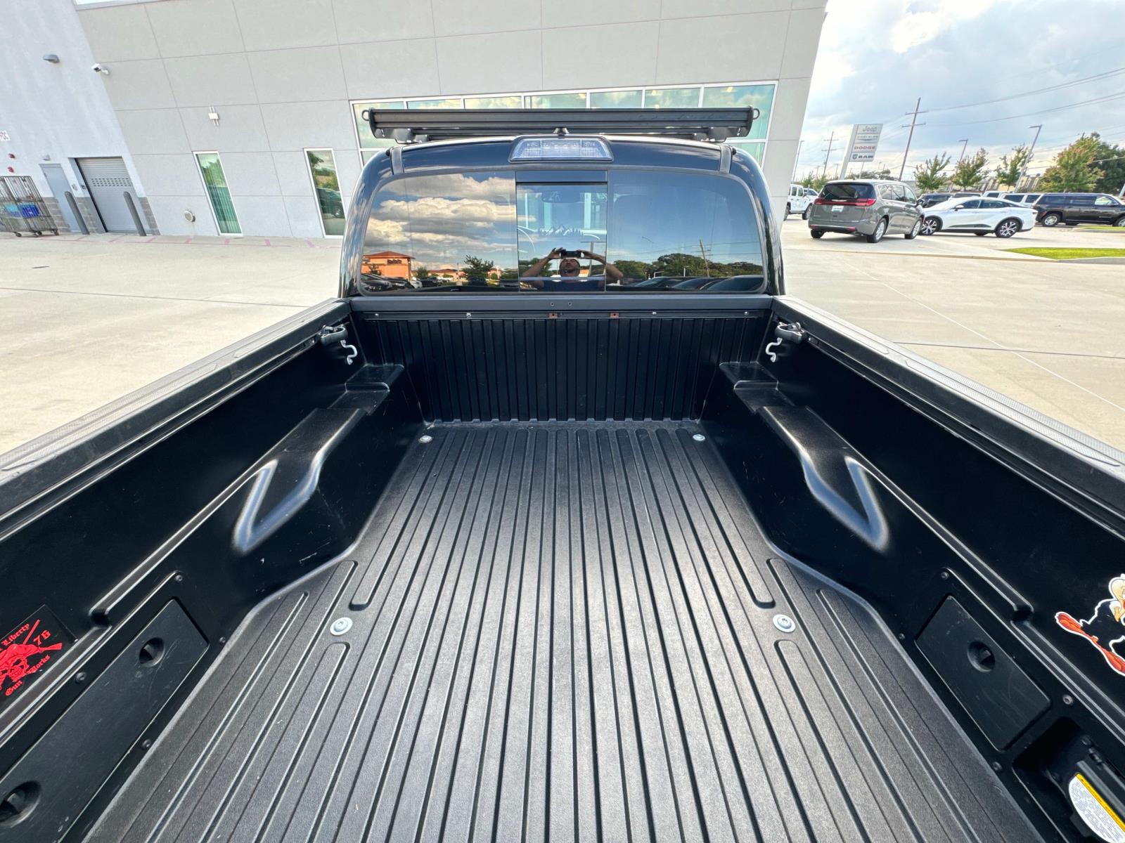 2017 Toyota Tacoma Limited Double Cab 5' Bed V6 4 photo