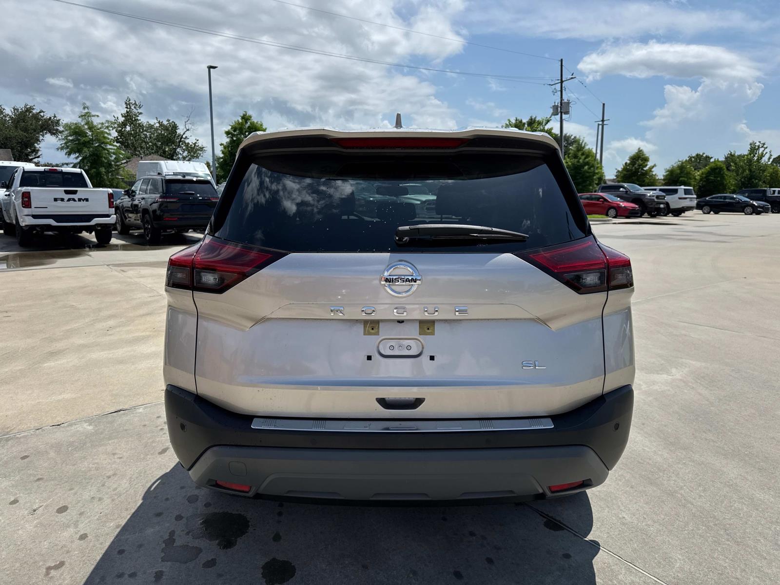 2021 Nissan Rogue FWD SL photo