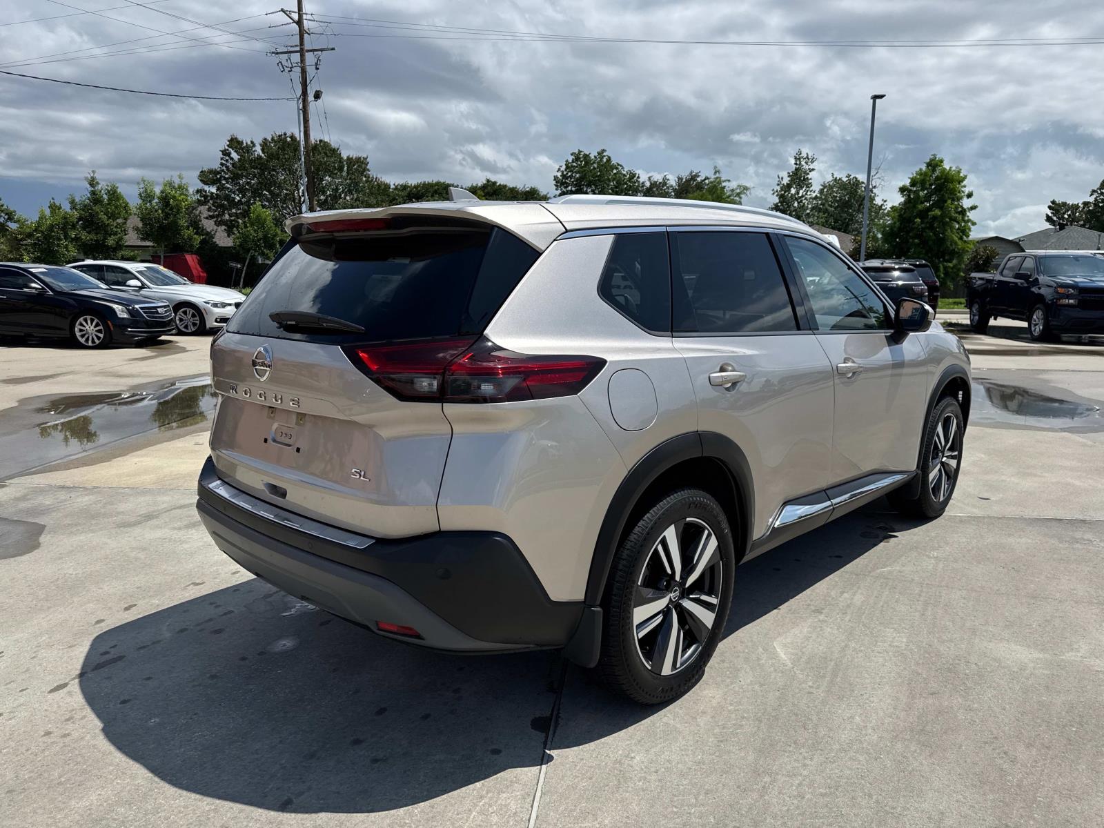 2021 Nissan Rogue FWD SL photo