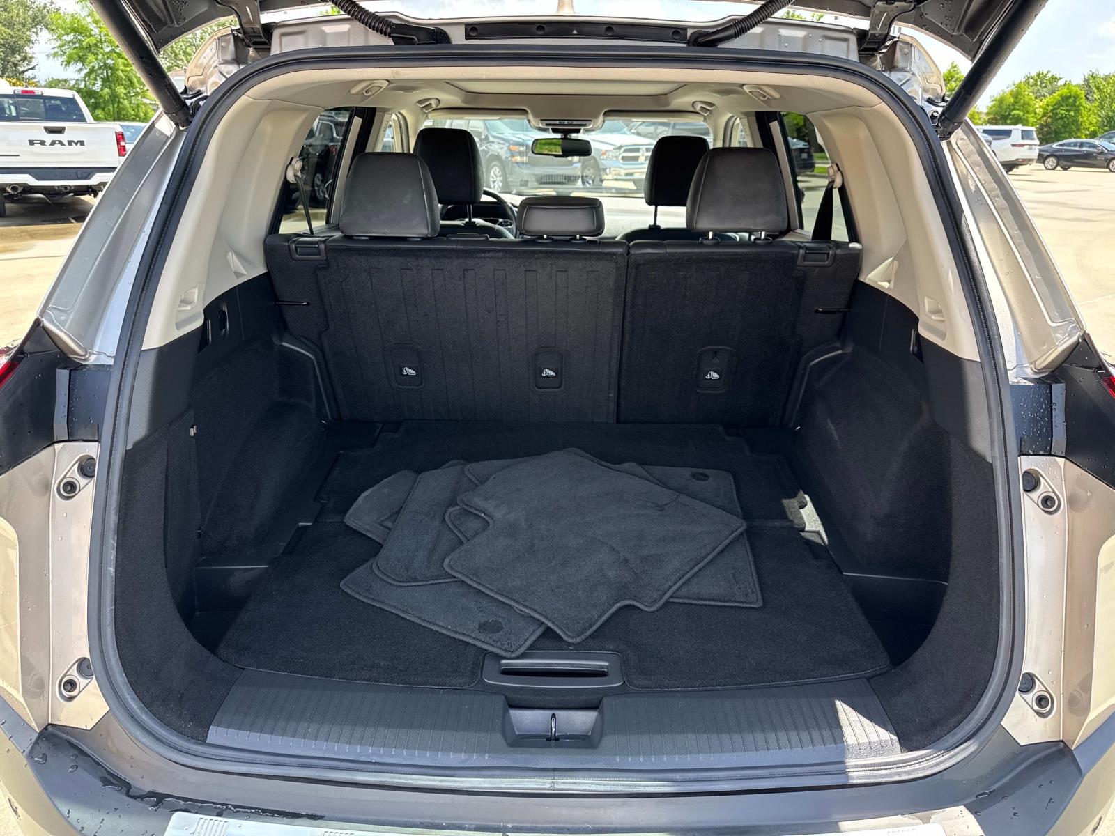 2021 Nissan Rogue FWD SL photo