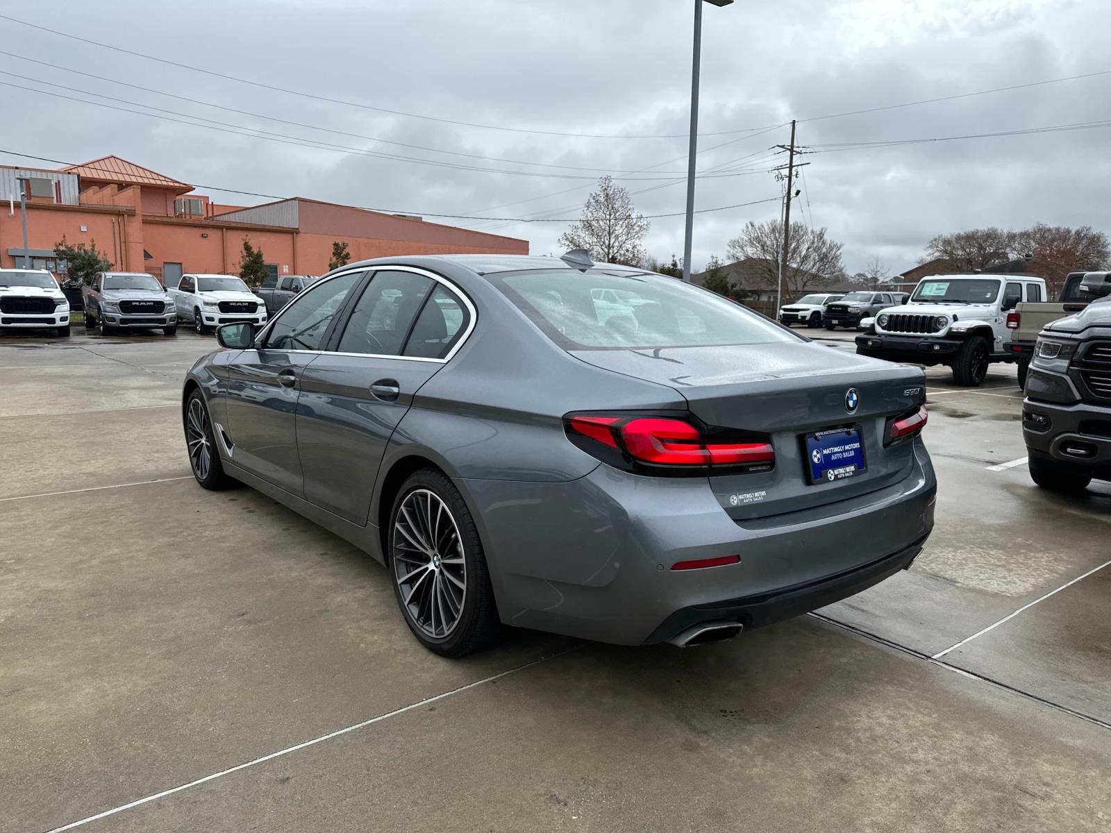 2022 BMW 5-Series 530i Sedan photo