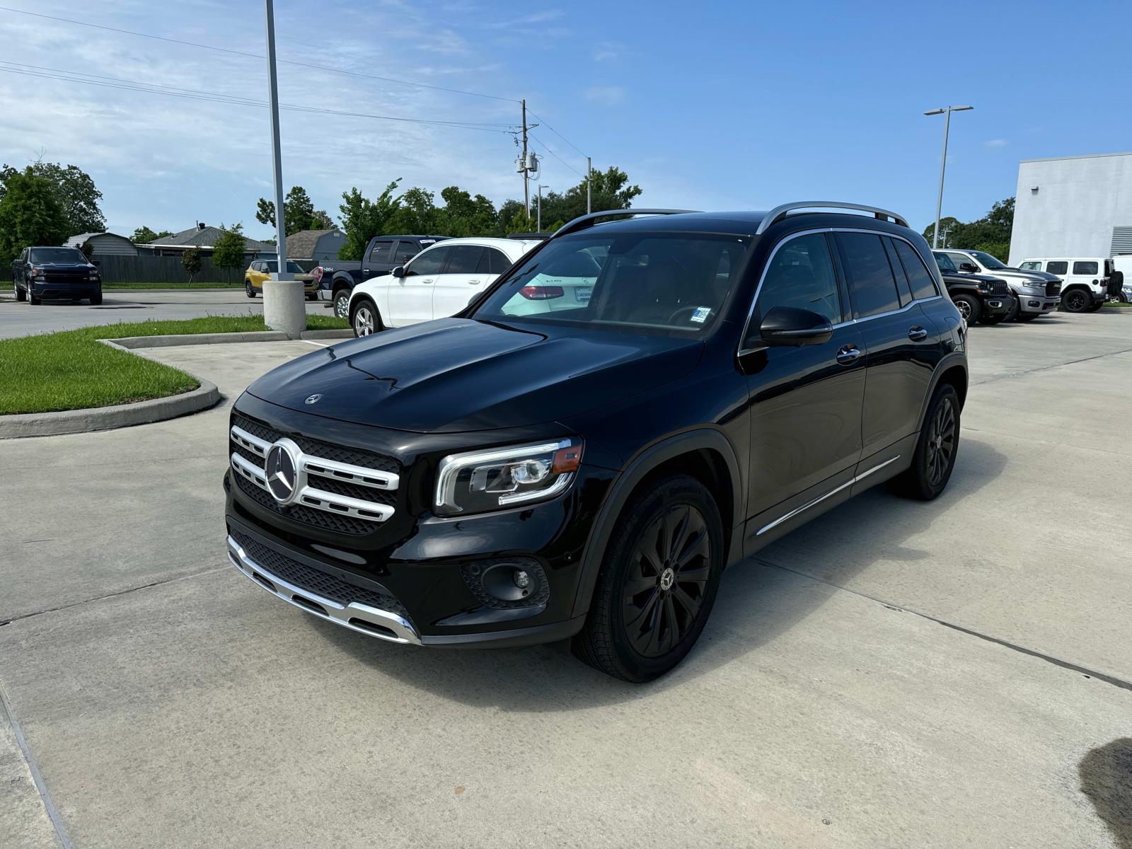 2020 Mercedes-Benz GLB GLB 250 SUV photo