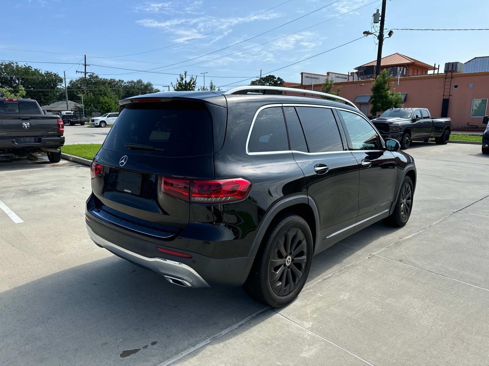 2020 Mercedes-Benz GLB GLB 250 SUV photo