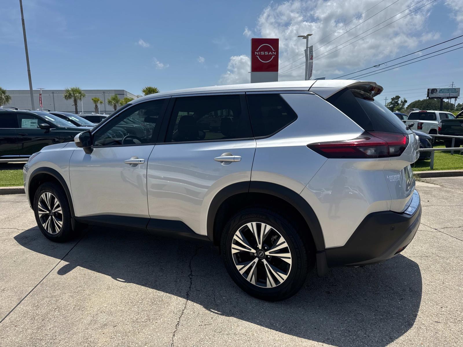 2023 Nissan Rogue FWD SV photo