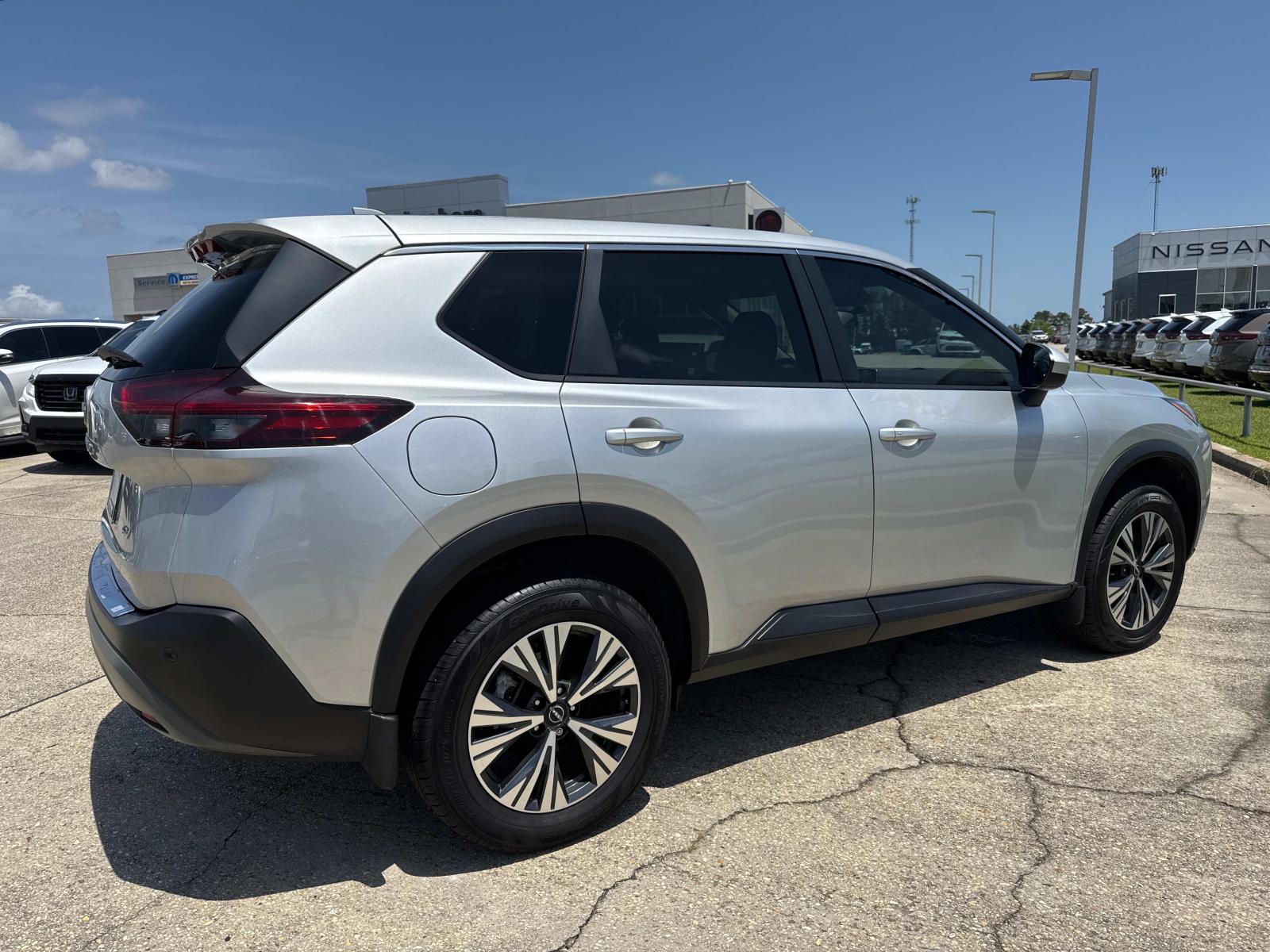 2023 Nissan Rogue FWD SV photo