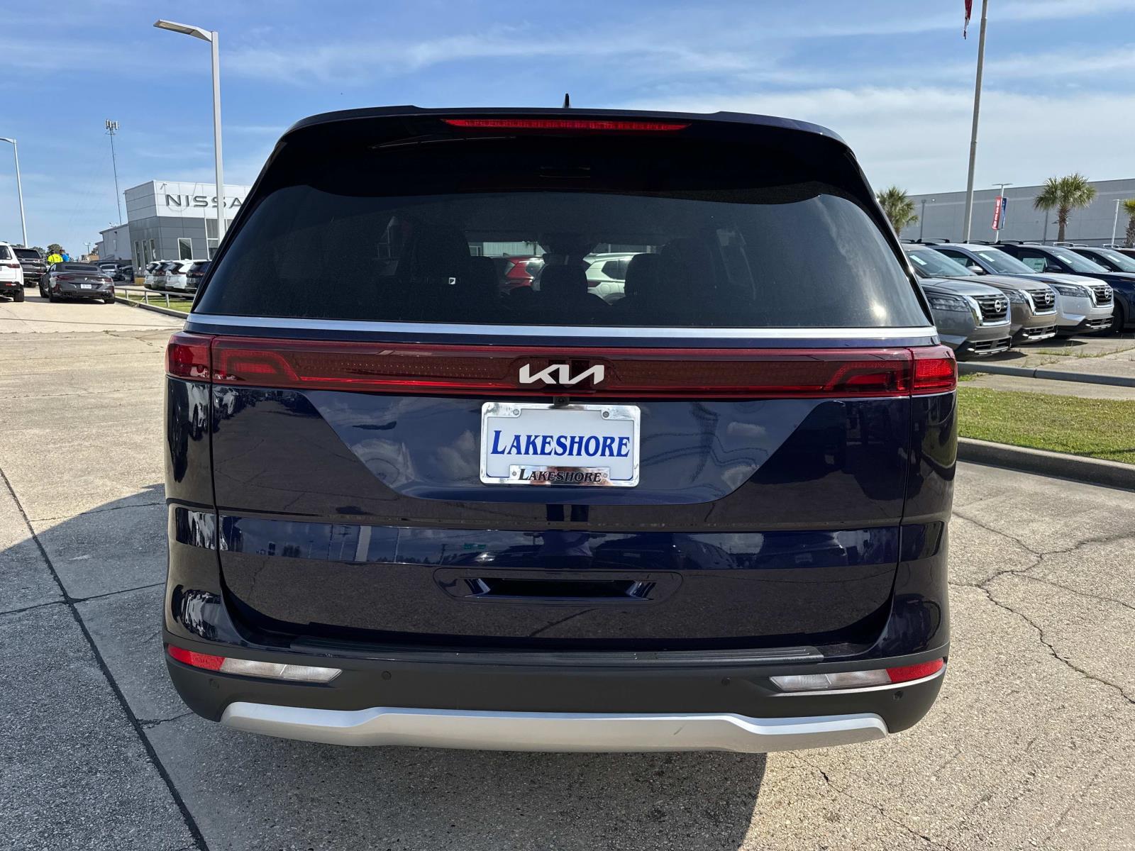 2024 Kia CARNIVAL LX FWD w/Seat Pkg photo