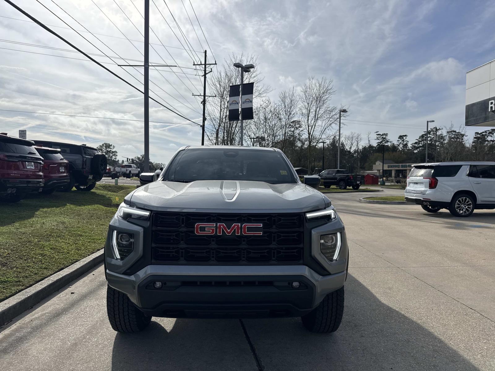 View vehicle photo 2
