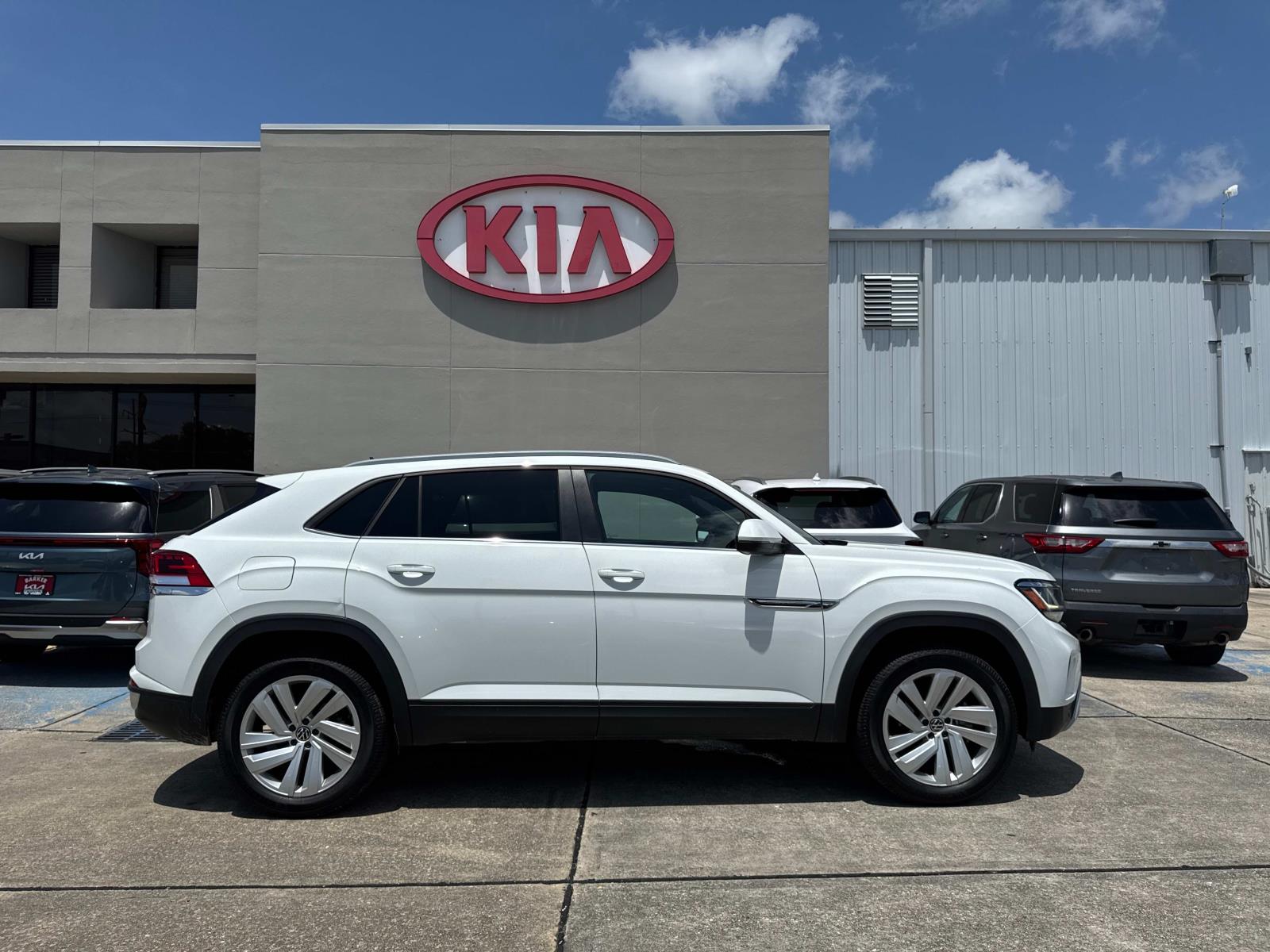 2021 Volkswagen Atlas Cross Sport 2.0T SE w/Technology photo