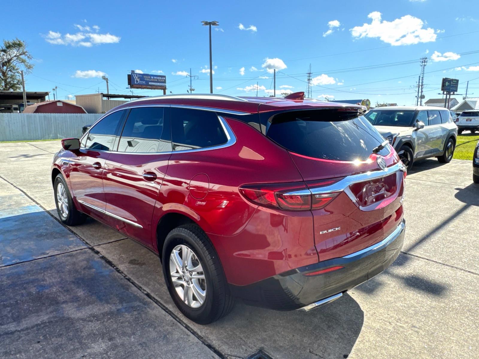 2018 Buick Enclave Essence photo