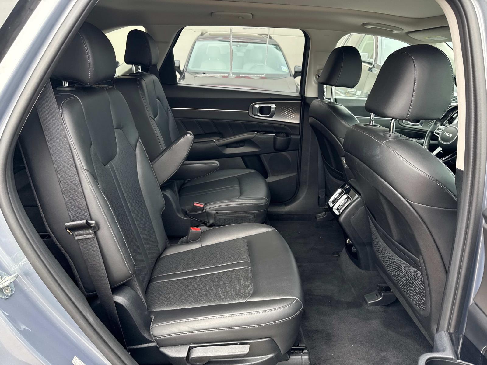2022 Kia Sorento SX photo
