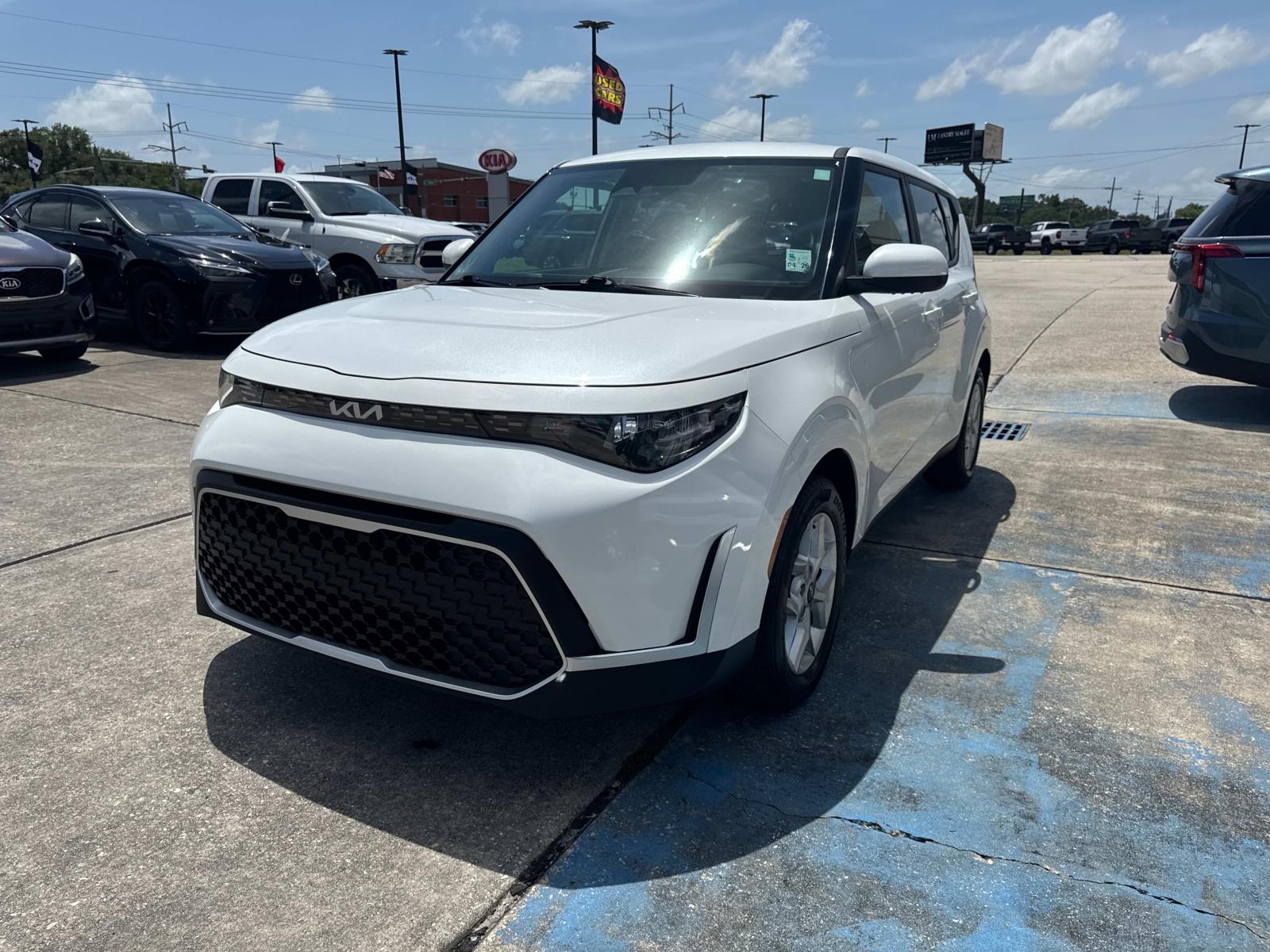 2024 Kia Soul LX IVT photo