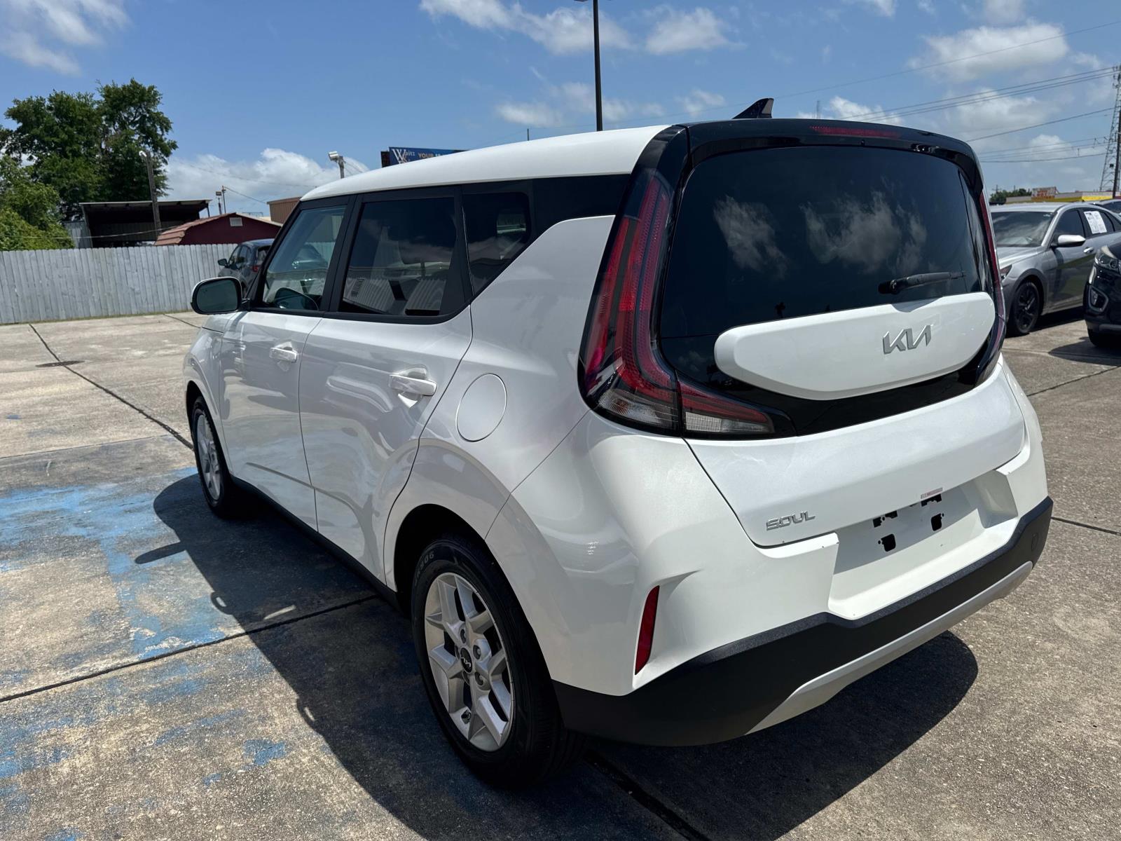 2024 Kia Soul LX IVT photo