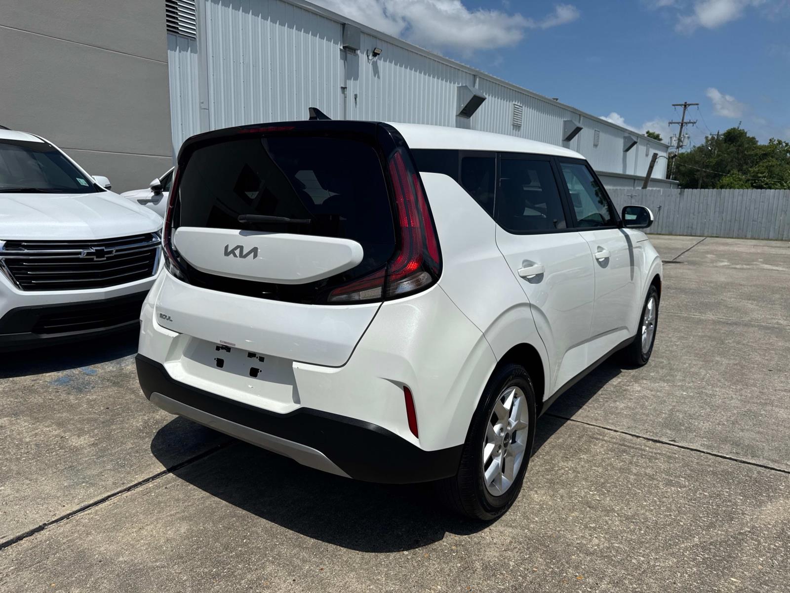 2024 Kia Soul LX IVT photo