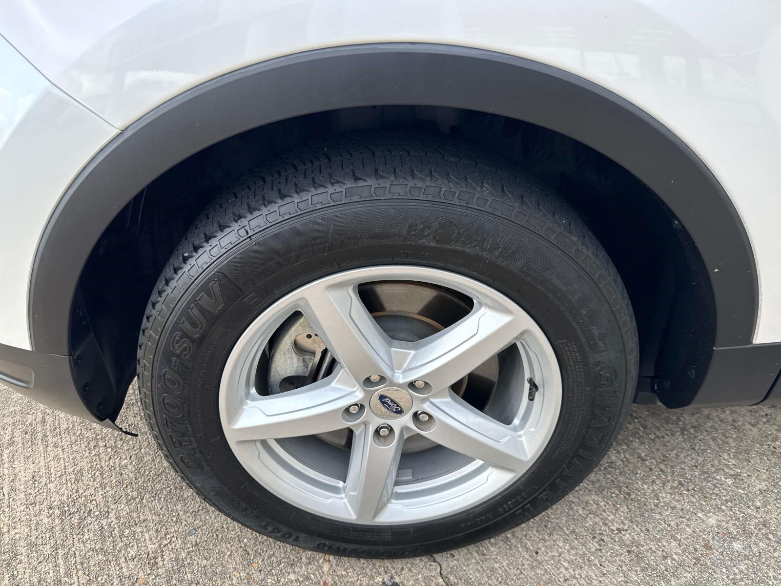 2019 Ford Explorer XLT FWD photo