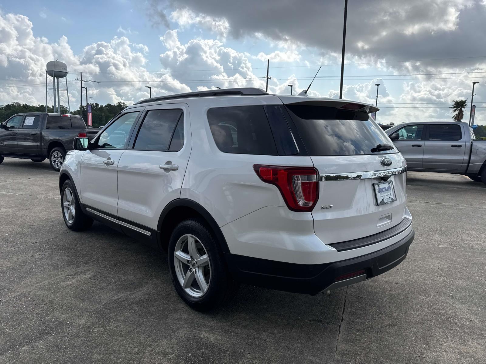 2019 Ford Explorer XLT FWD photo