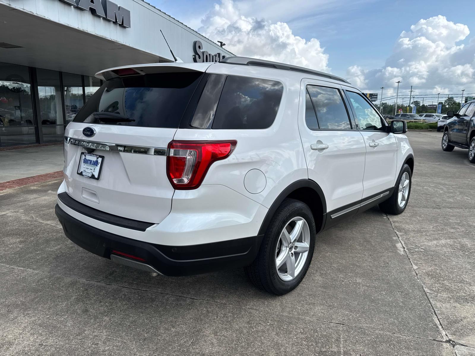 2019 Ford Explorer XLT FWD photo