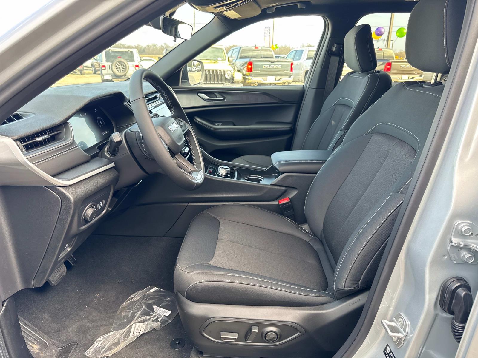 2025 Jeep Grand Cherokee L Laredo X 4x2 photo