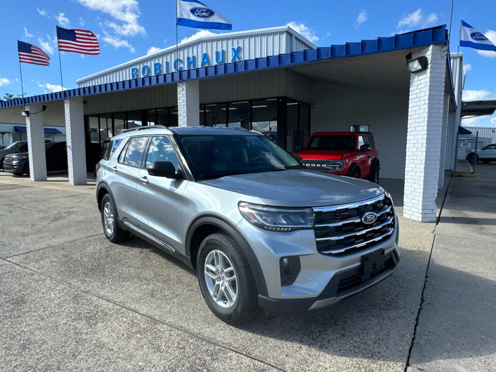 2025 Ford Explorer Active RWD photo