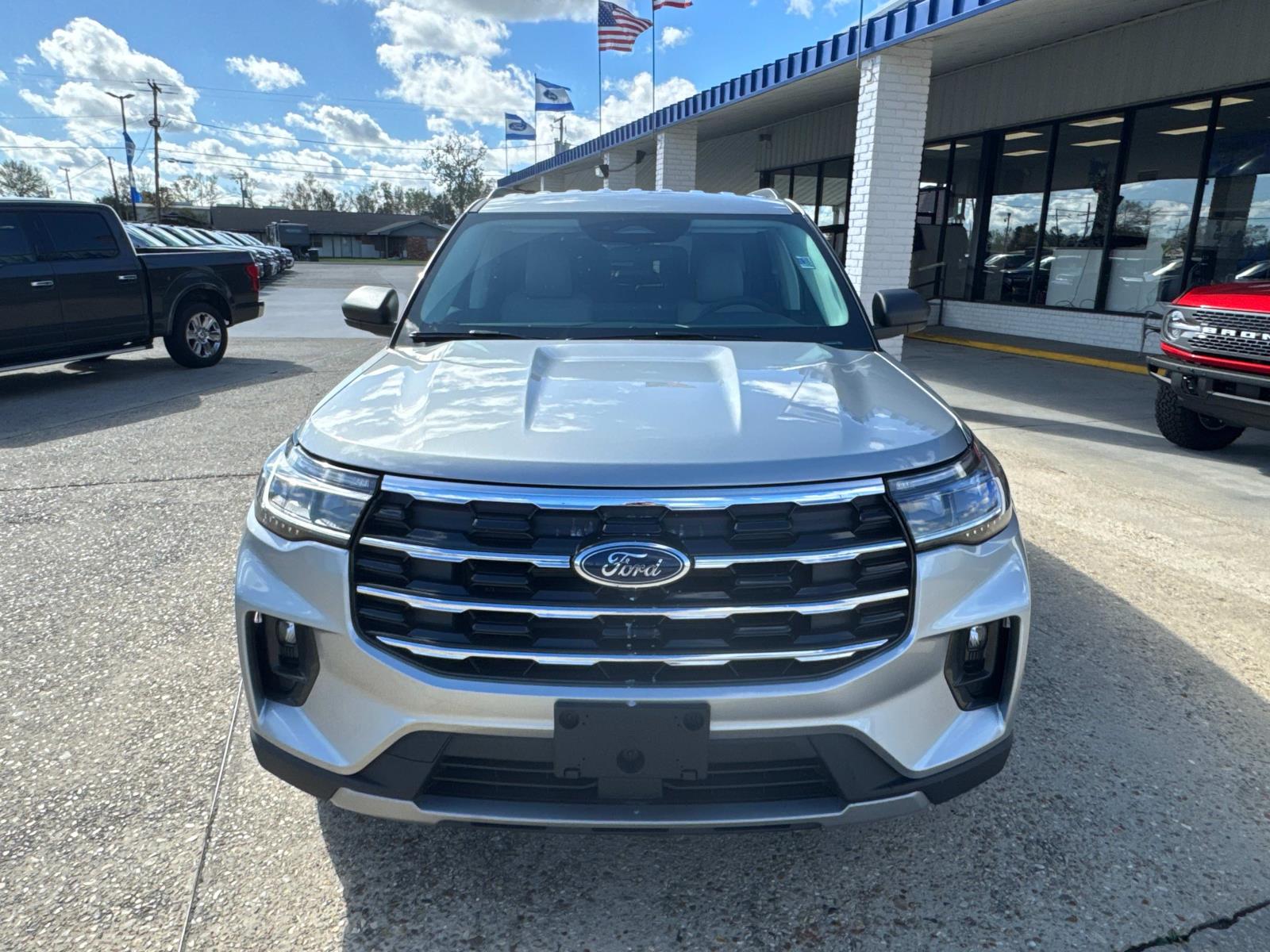 2025 Ford Explorer Active RWD photo