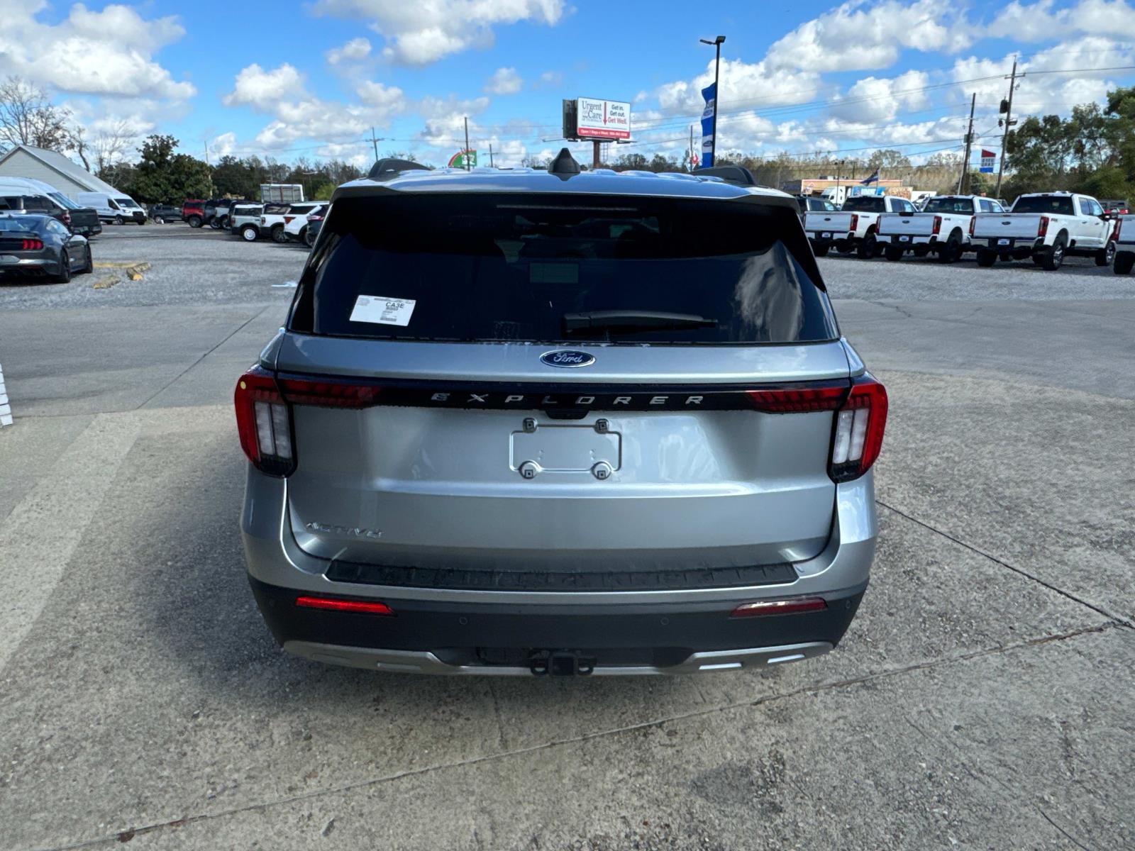 2025 Ford Explorer Active RWD photo