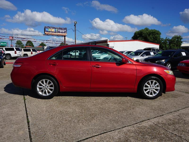2011 Toyota Camry XLE V6 photo