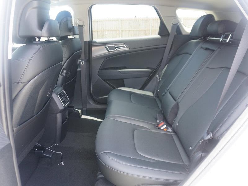 2025 Kia Sportage SX photo