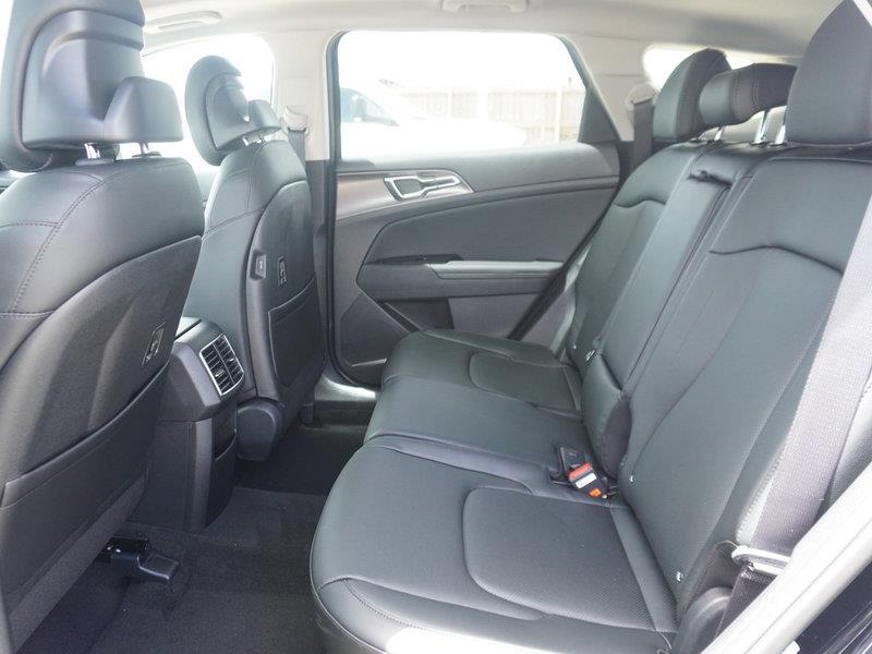 2025 Kia Sportage SX photo