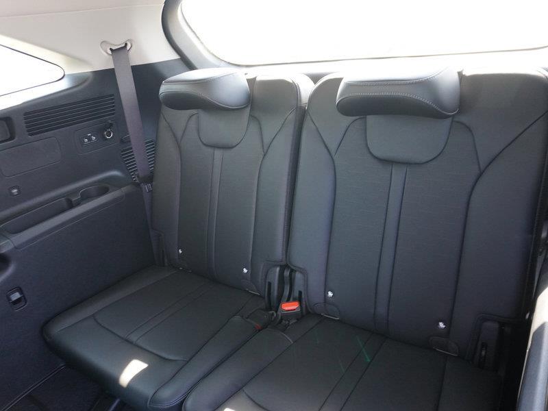2025 Kia Sorento SX photo