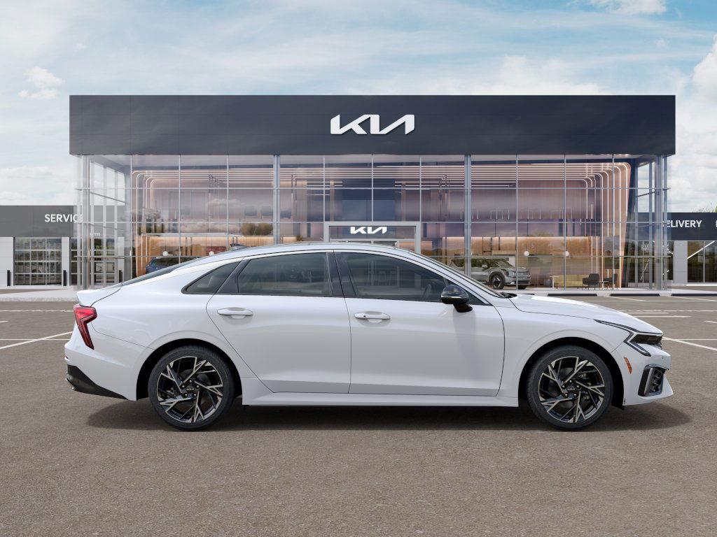 2025 Kia K5 GT-Line photo