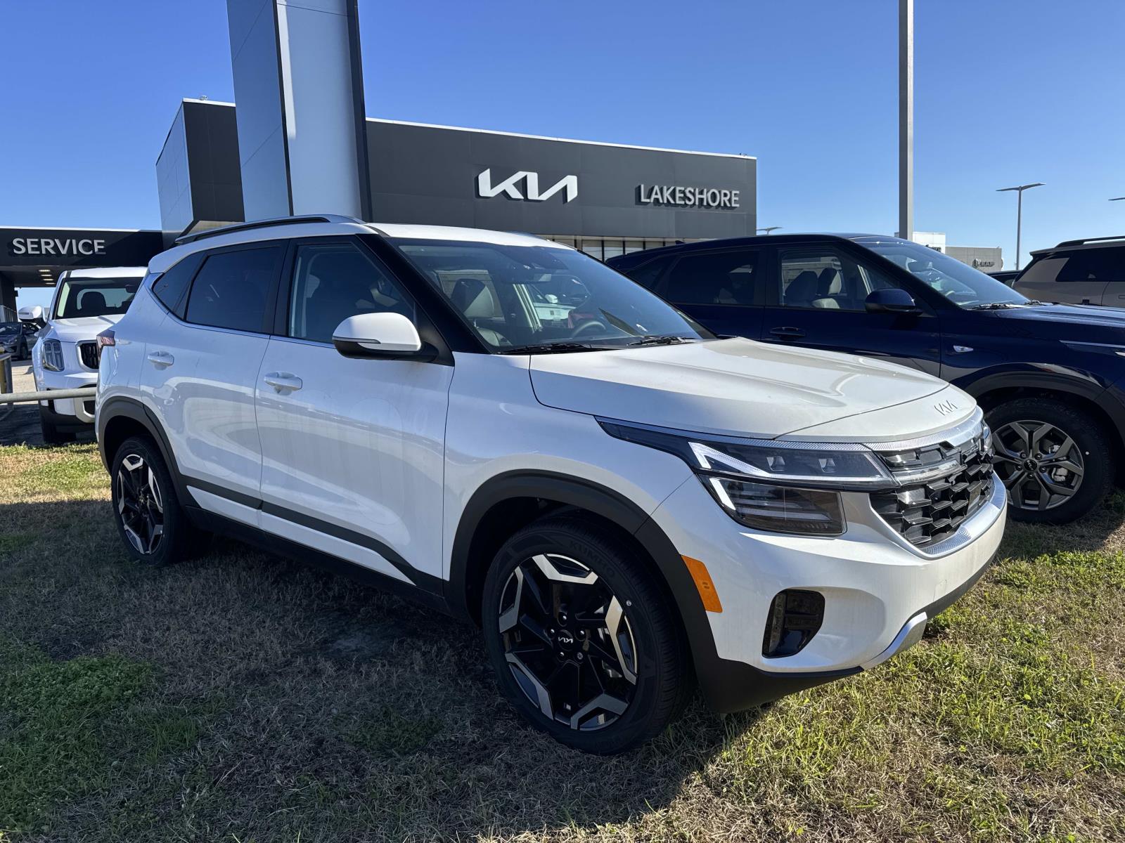 Snow White Pearl 2025 Kia Seltos SUV / Crossover All-Wheel Drive Automatic