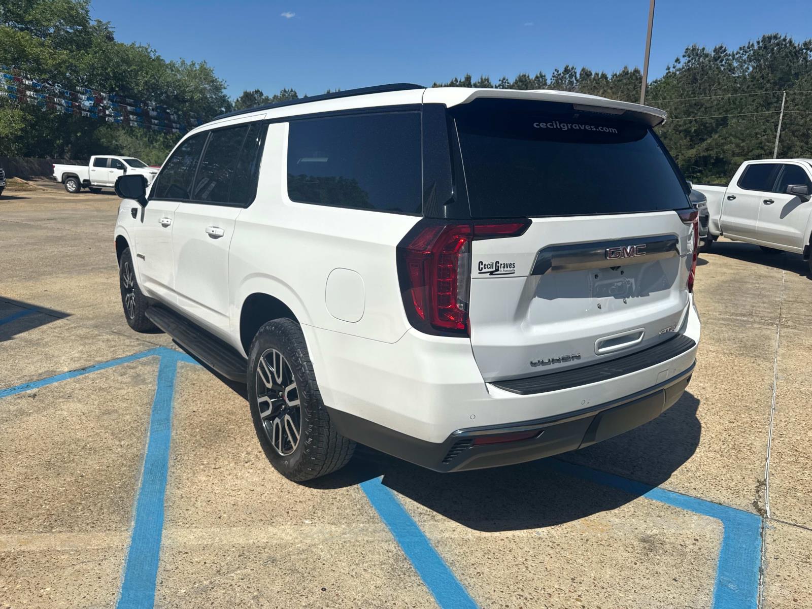 2024 GMC Yukon XL 4WD 4dr AT4 photo