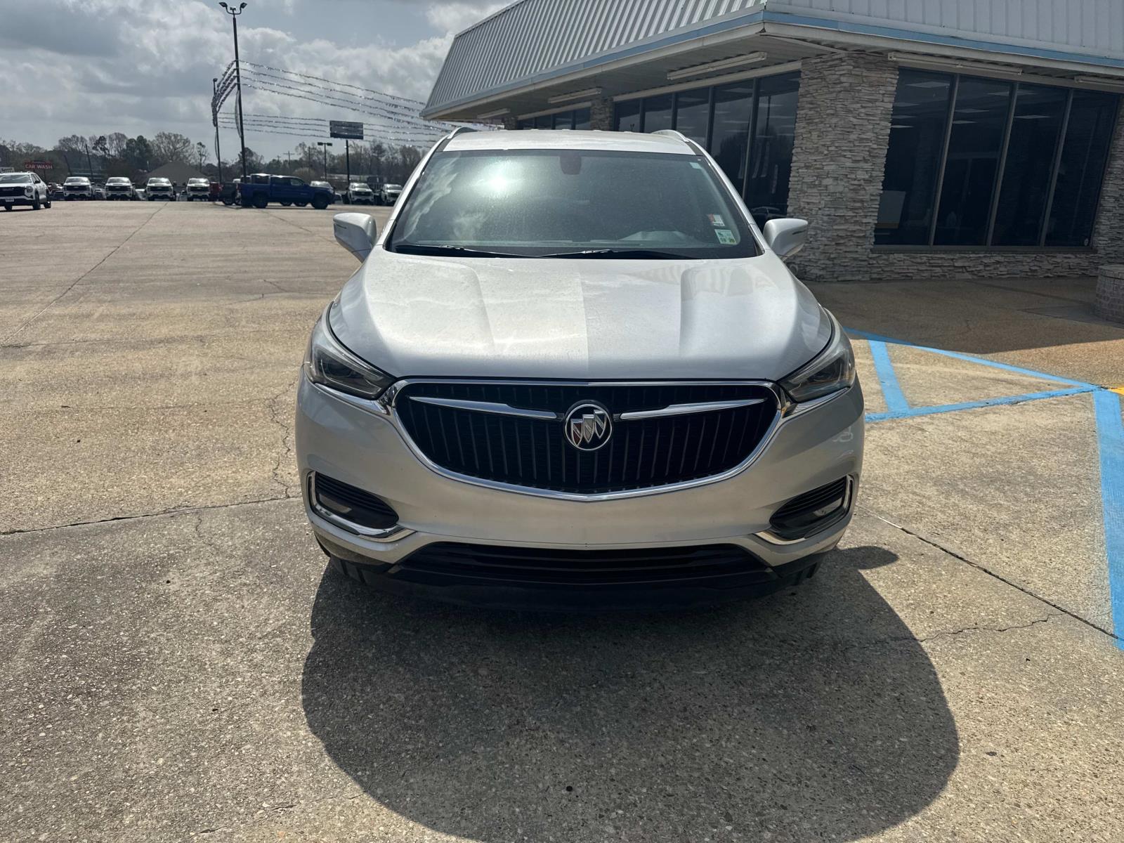 2018 Buick Enclave FWD 4dr Essence photo