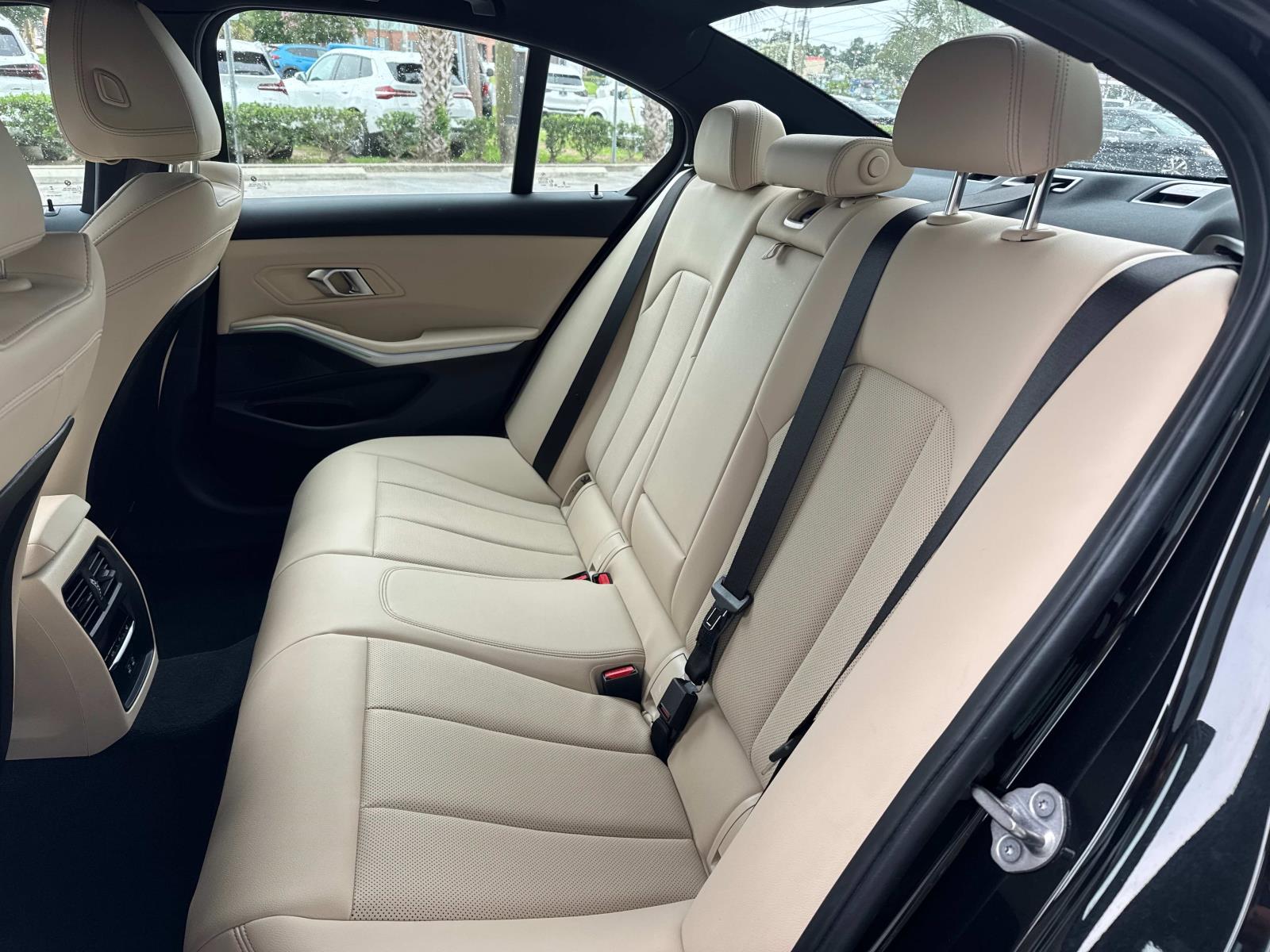 2024 BMW 3-Series 330i Sedan photo