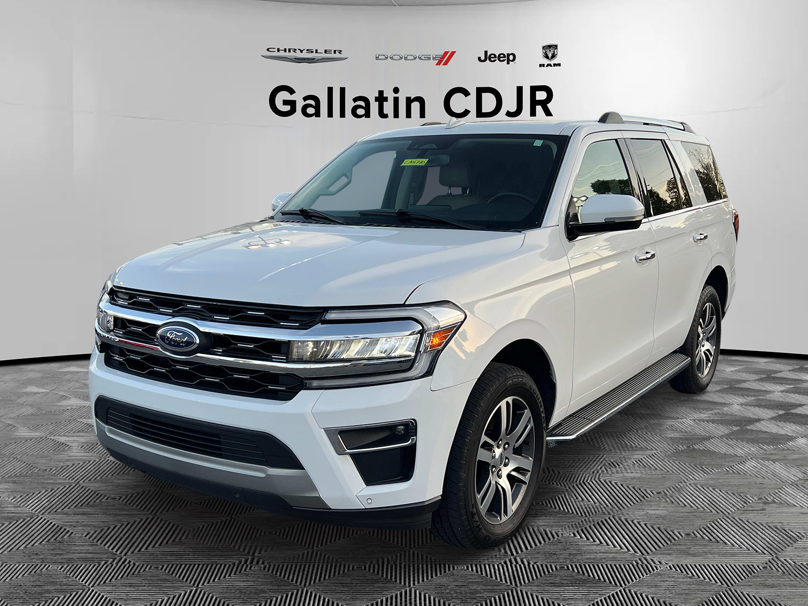 The 2023 Ford Expedition Limited 4x2 photos