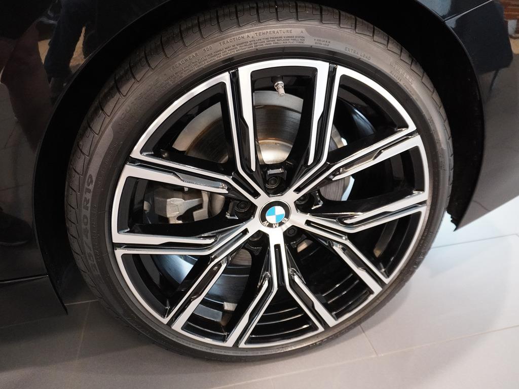 2024 BMW 2 Series 230iCP photo