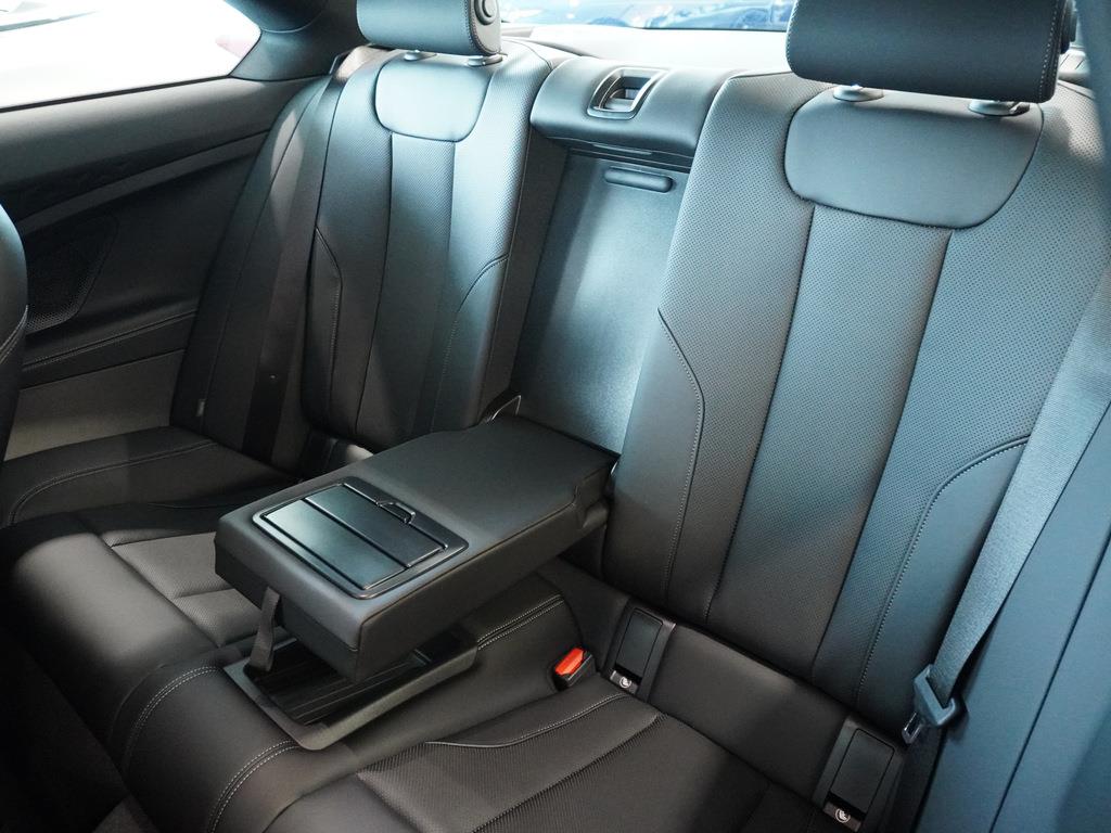 2024 BMW 2 Series 230iCP photo