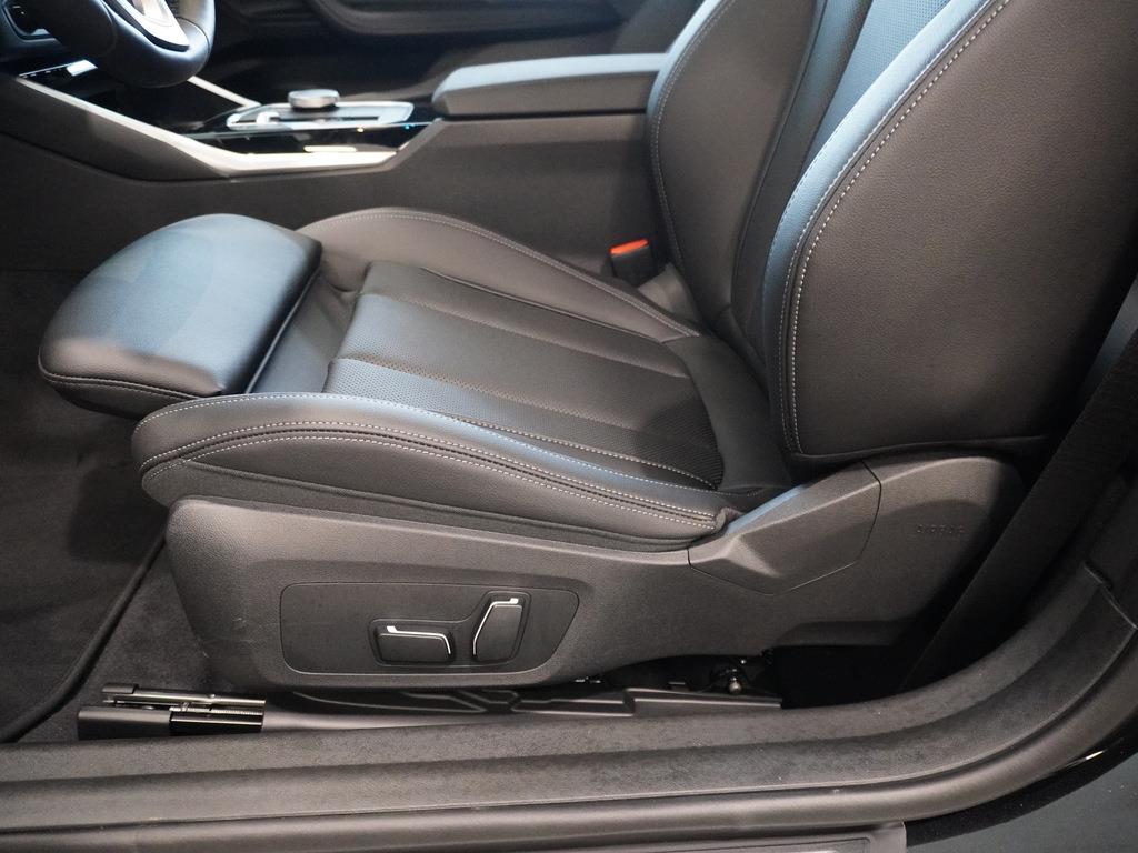 2024 BMW 2 Series 230iCP photo