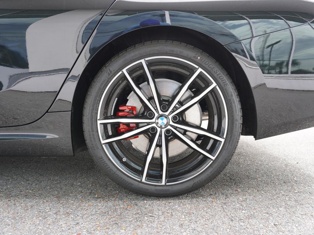 2024 BMW 3-Series 330i photo