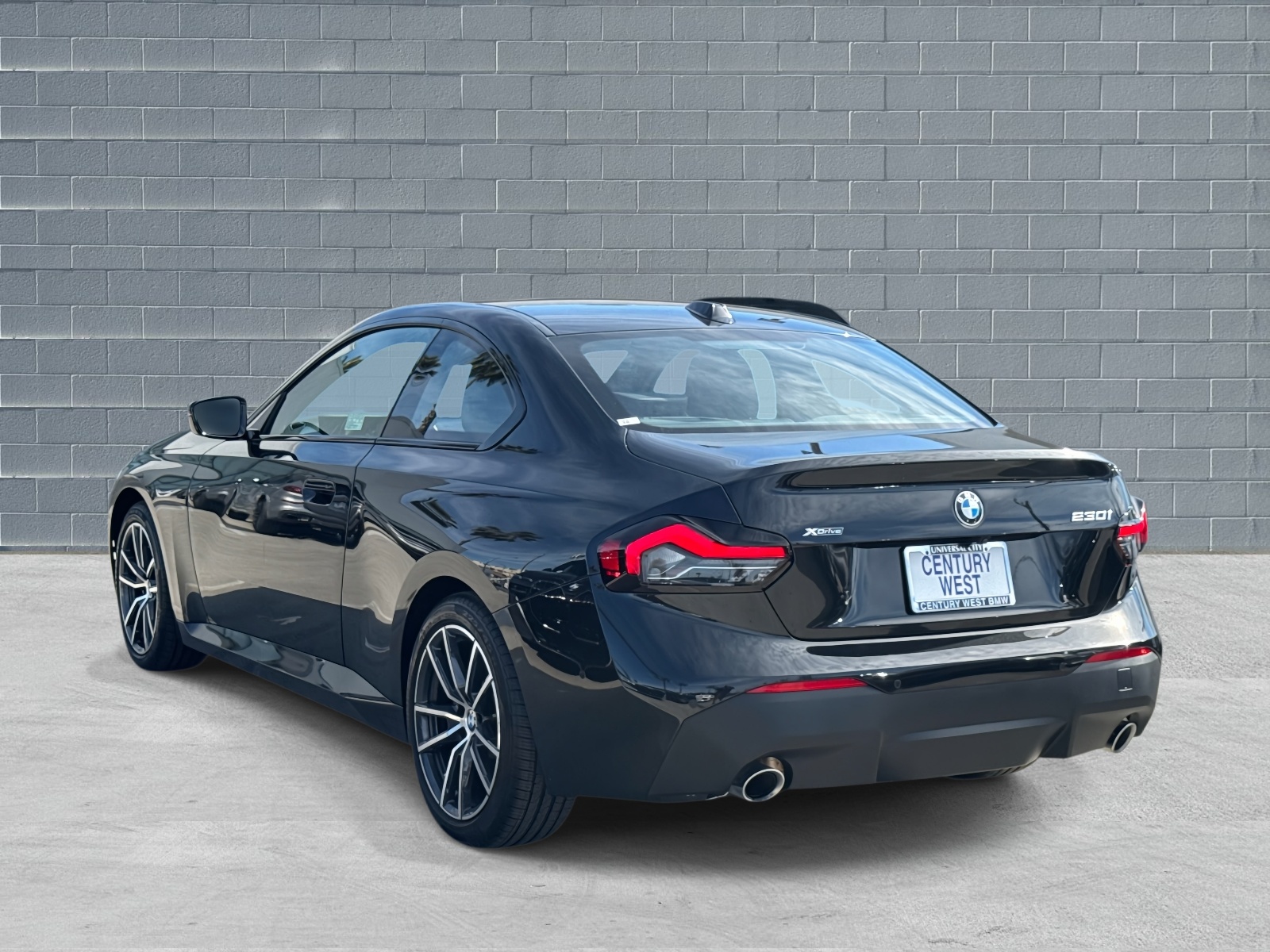 View vehicle photo 3