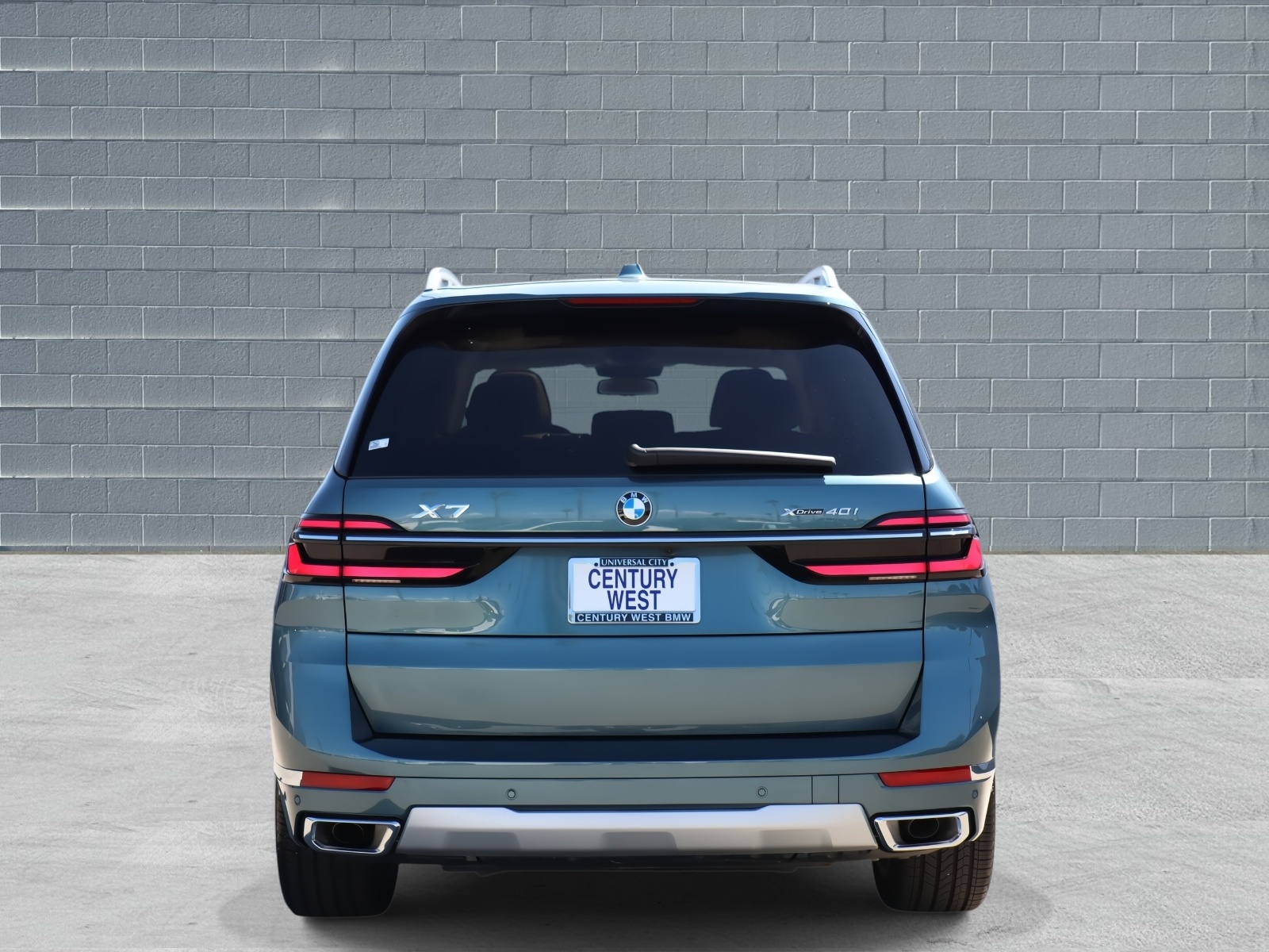 View vehicle photo 4