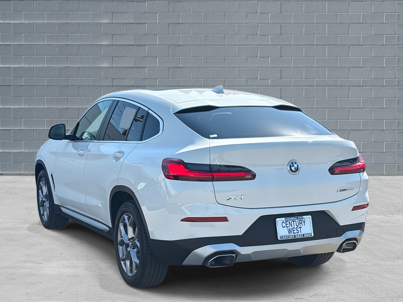 View vehicle photo 5
