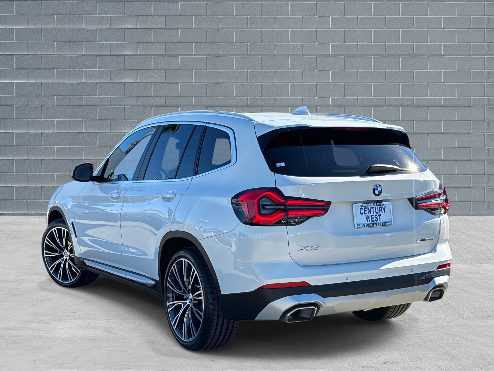 View vehicle photo 3