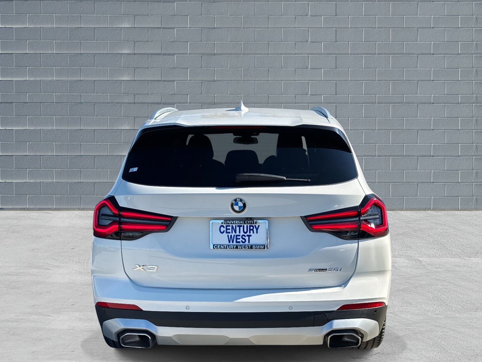 View vehicle photo 4