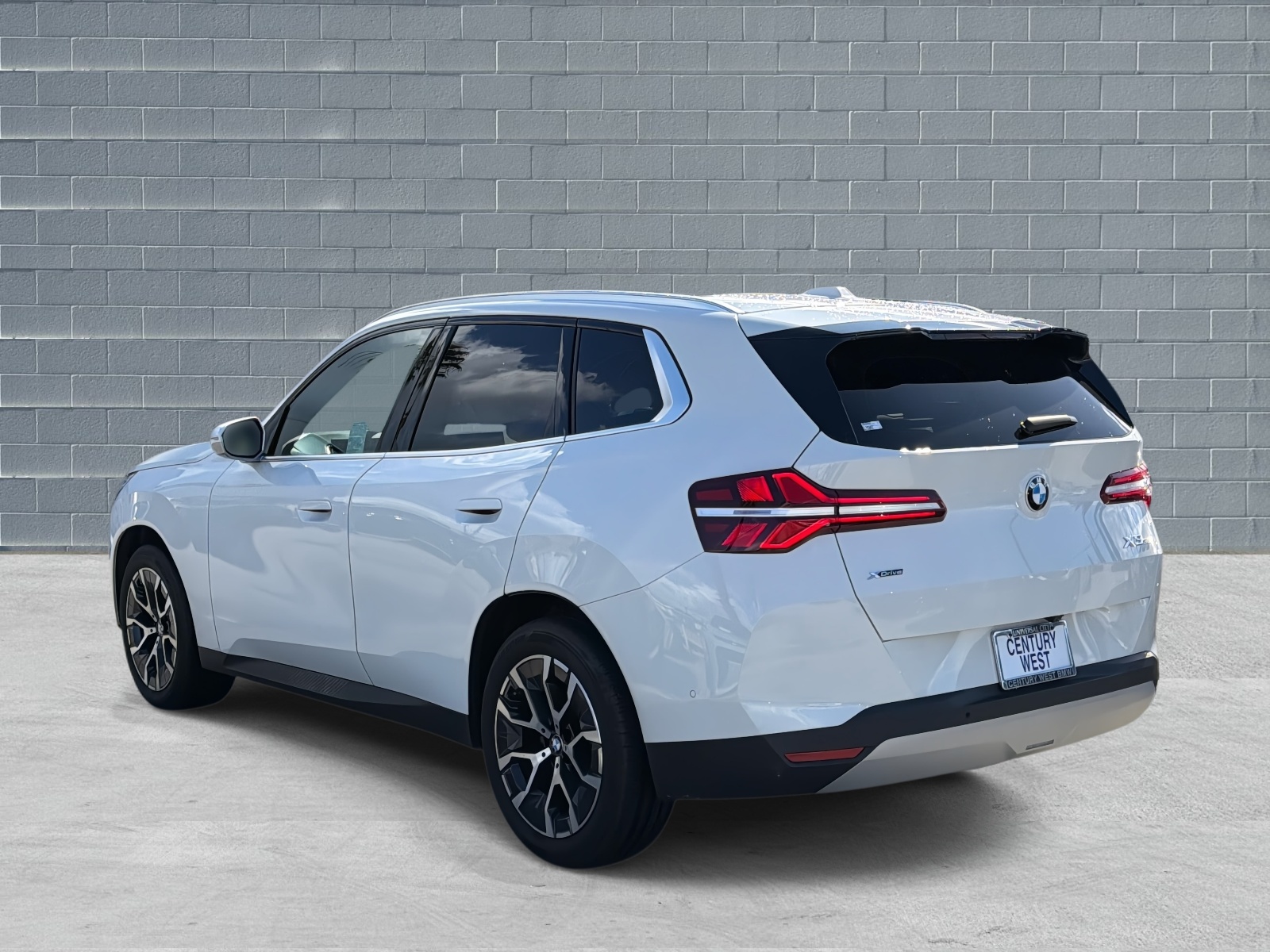 View vehicle photo 3