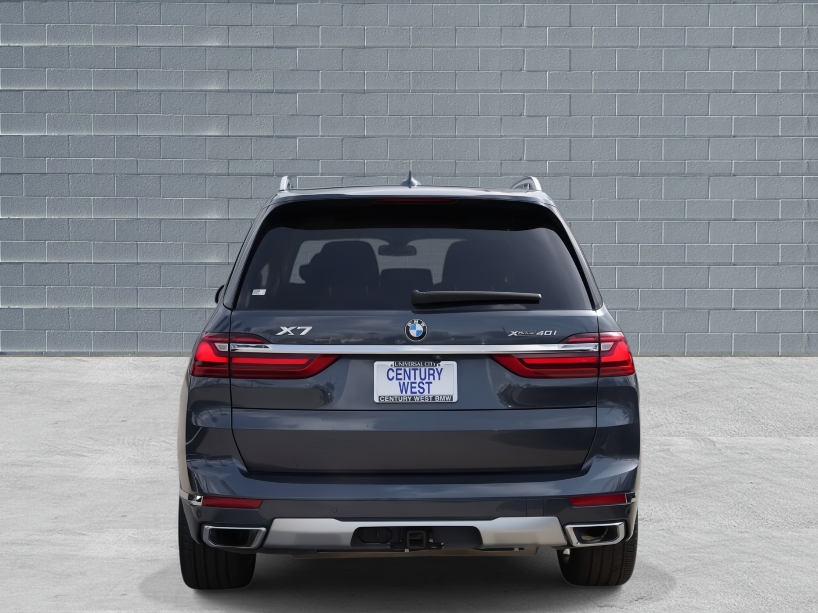 View vehicle photo 4