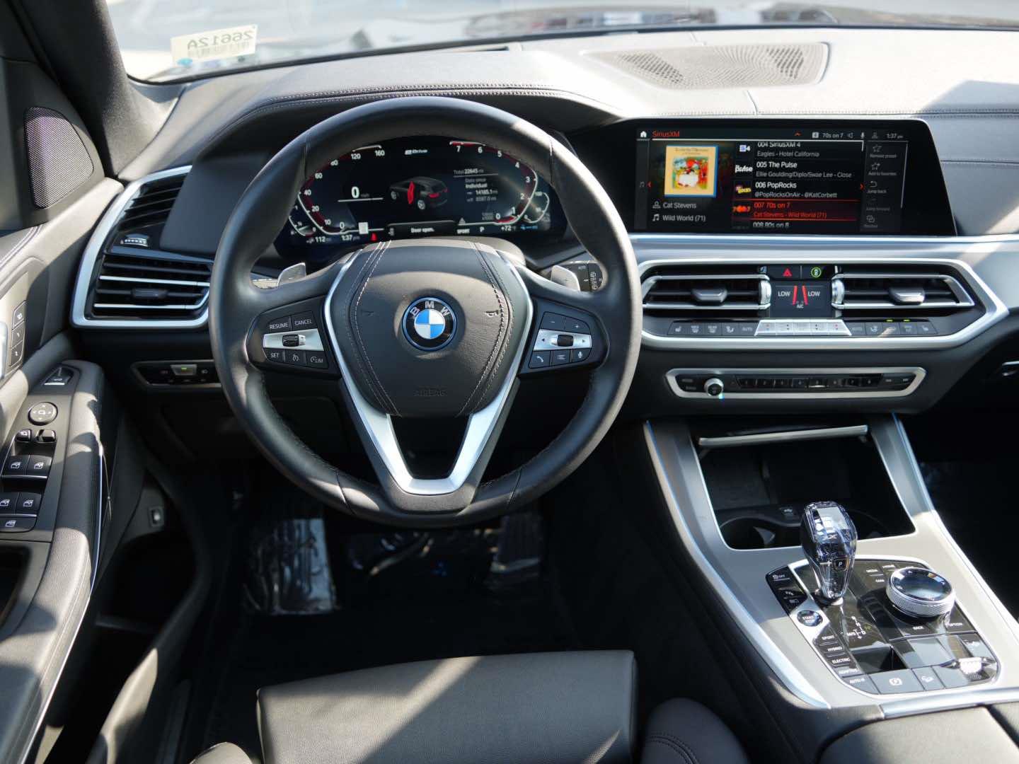 View vehicle photo 7