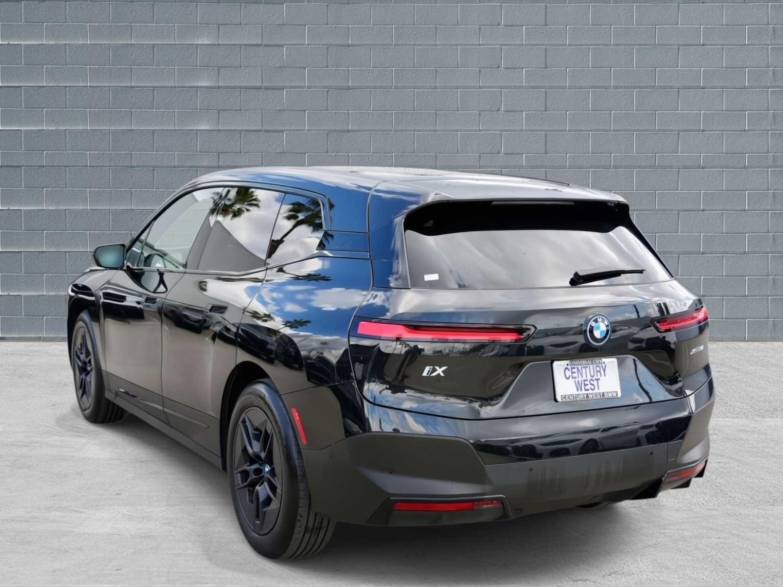 View vehicle photo 4