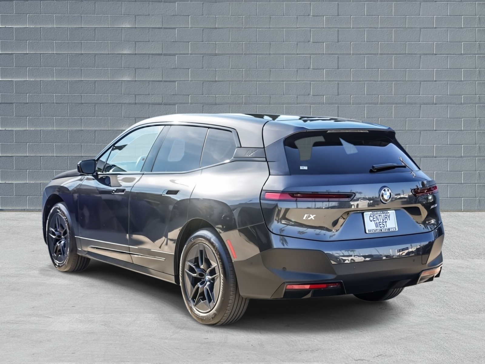 View vehicle photo 4