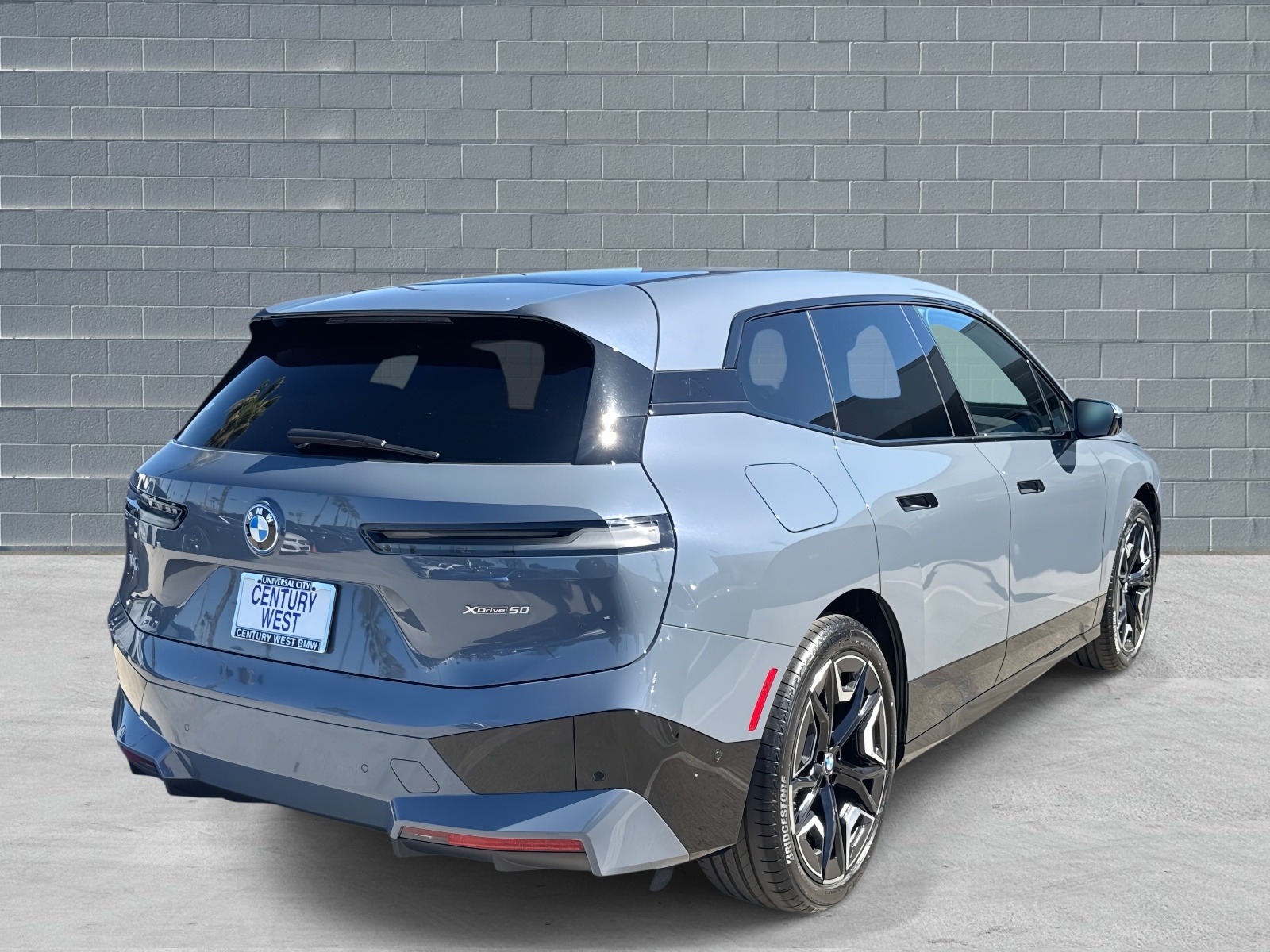 View vehicle photo 3